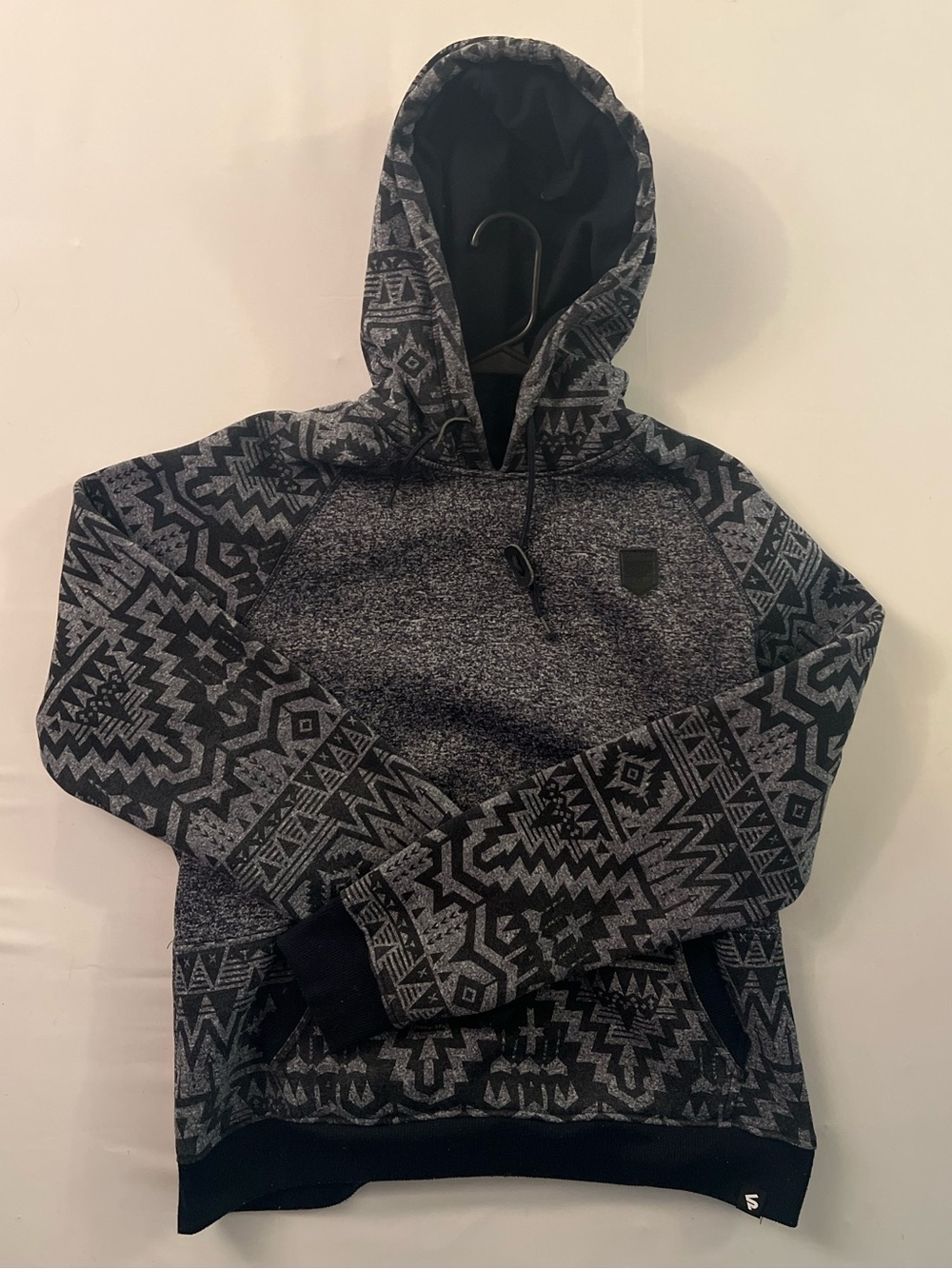 Men's Patterned Black & Gray Hooded Pullover